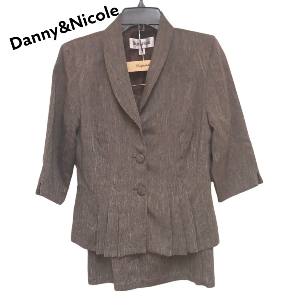 Danny & Nicole Skirt Suit Set Euc Size 8p